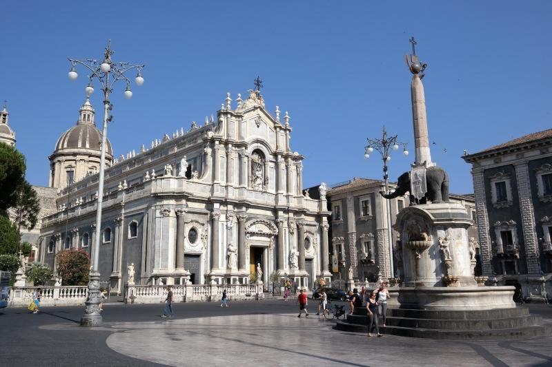 Duomo Casa vacanze Aeroporto di Catania Fontana Rossa